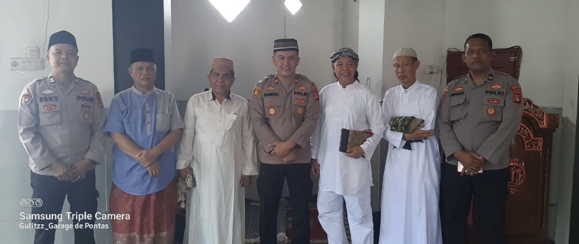 Kapolsek Indralaya Gelar Jumat Keliling, Pererat Silaturahmi dengan Masyarakat