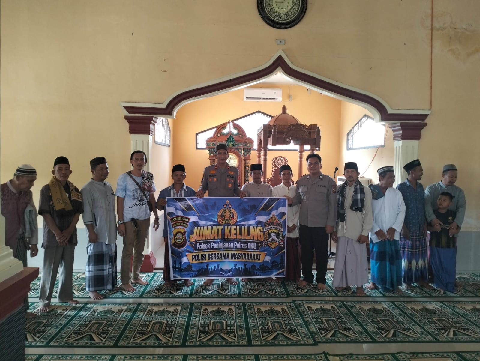Jumat Keliling di Masjid Al Ikhlas, Polsek Peninjauan Sampaikan Imbauan Kamtibmas dan Serap Aspirasi Masyarakat