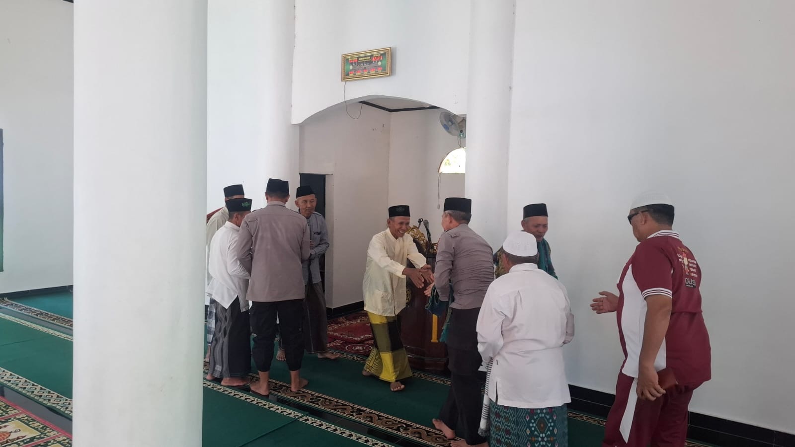 Kapolsek Lubuk Raja Laksanakan Safari Jumat Keliling Di Masjid Darul Ulum Desa Batumarta Ii, Pererat Silaturahmi Dengan Masyarakat