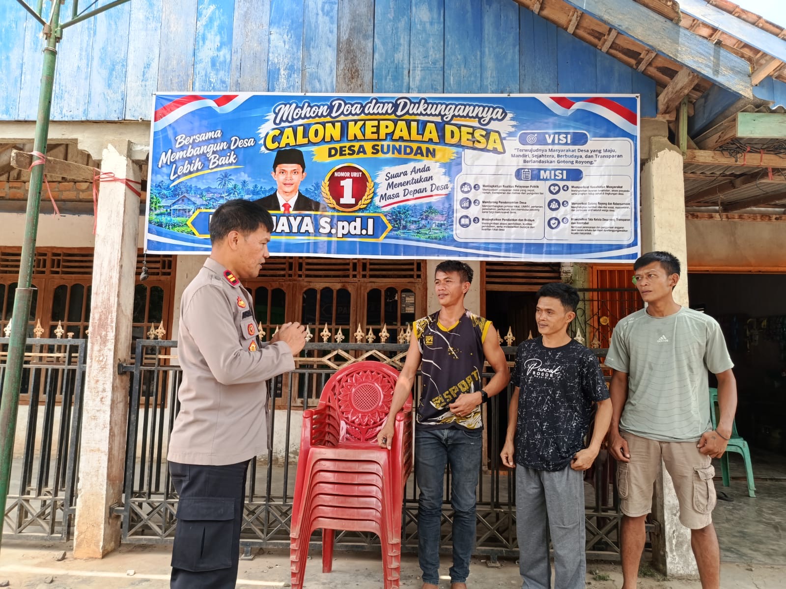 Kapolsek Lengkiti Sambangi Calon Kades dan Tim Sukses di Desa Sundan, Petakan Potensi Kerawanan Pilkades