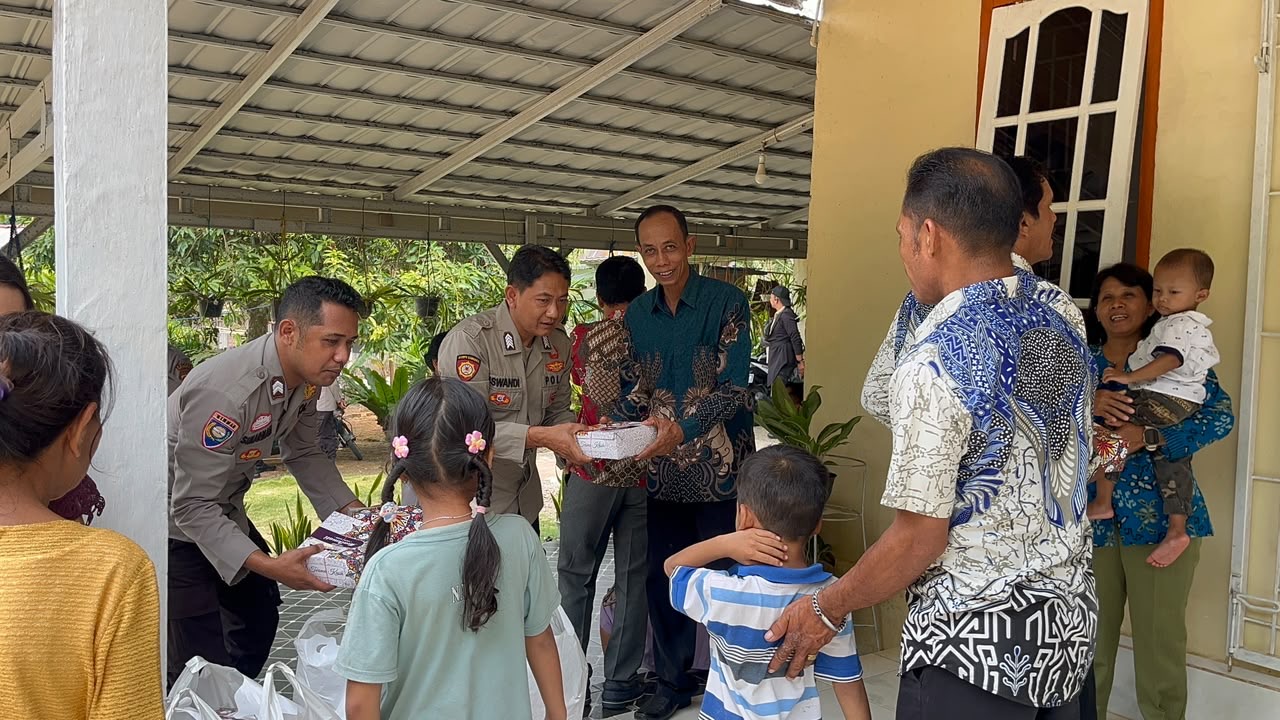 Polres OKU dan Polsek Sosoh Buay Rayap Laksanakan Pengamanan Ibadah Minggu Kasih di Gereja GPdI Tungku Jaya