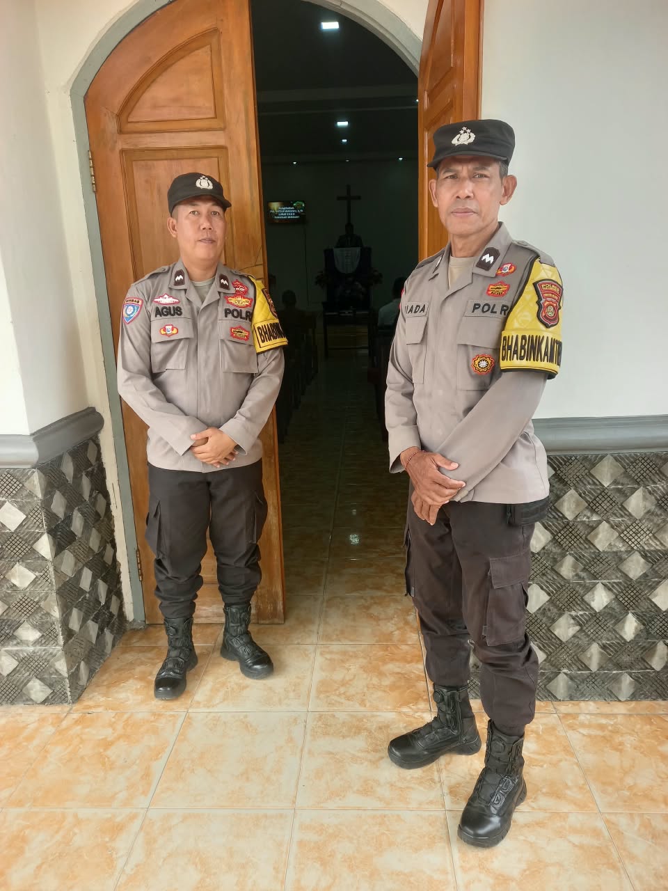 Polsek Lubuk Raja Polres OKU Laksanakan Pengamanan Kegiatan Minggu Kasih di Gereja Protestan Injili Nusantara