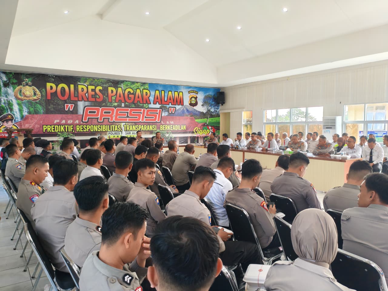 Kapolres Pagar Alam Tindaklanjuti Arahan Kapolda Sumsel, Tekankan Integritas dan Pelayanan Prima kepada Personel