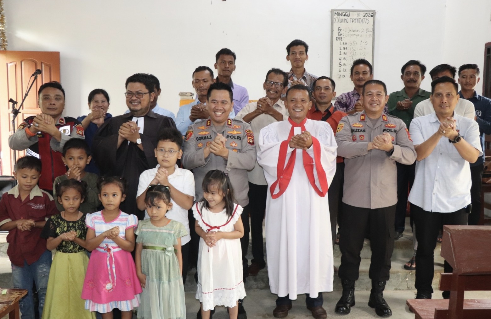 Sejak 10 Tahun Berdiri Gereja HKBP BTS Ulu Cecar, Perdana, Kapolres Musi Rawas Gelar "Minggu Kasih", Wujud Nyata “Polisi Bersama Masyarakat”