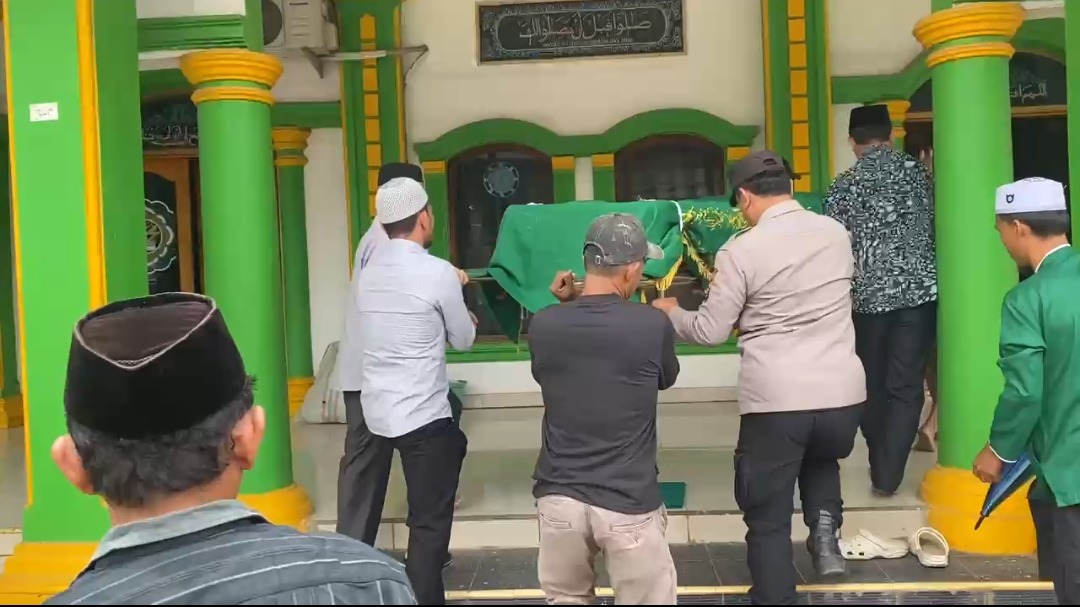 Wujud Kepedulian Kemanusiaan, Polsek Muara Pinang Kerahkan Layanan 'Si Baja' Antar Jenazah Almarhum Mailan Ansori hingga ke Peristirahatan Terakhir