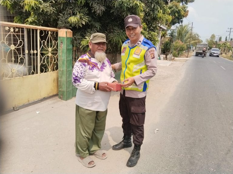 Polsek Belitang I laksanakan Pengamanan Terpadu Jaga Kelancaran Peribadatan Jemaat di Desa Bedilan