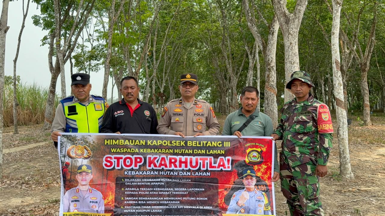 Bhabinkamtibmas Polsek Belitang III Lakukan Patroli Karhutla bersama unsur pemerintah desa dengan masyarakat