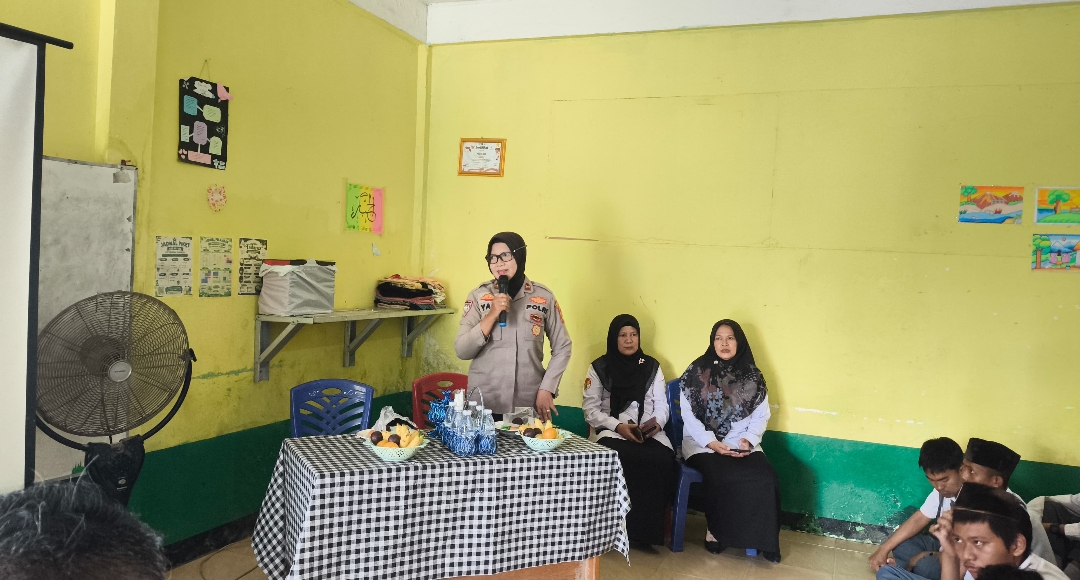 Sat Binmas Polrestabes Palembang Berikan Penyuluhan Kamtibmas di Madrasah Aliyah Paradigma