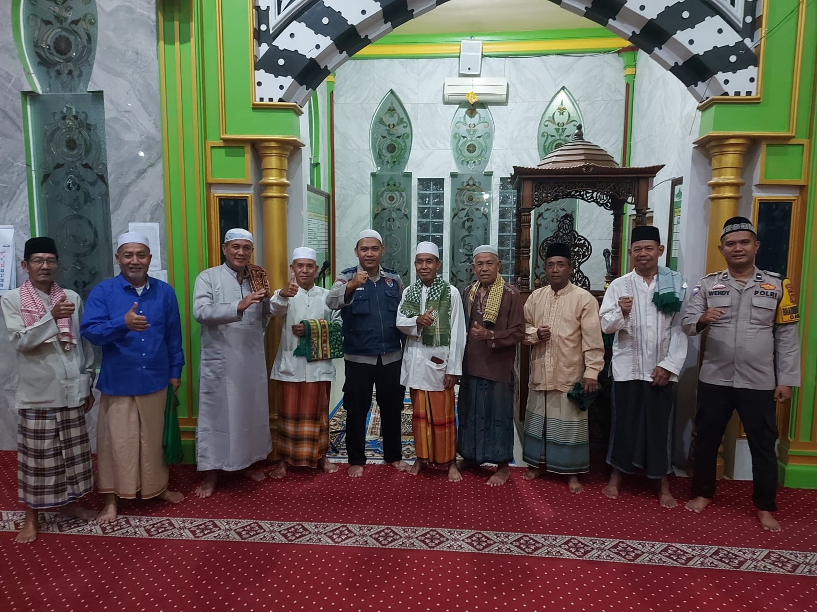 Patroli SULING Polsek Lawang Kidul Pererat Silaturahmi dan Jaga Kamtibmas Jelang Subuh