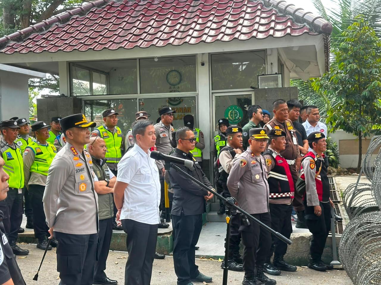 Polrestabes Palembang Kawal Aksi Unjuk Rasa di Kejati Sumsel, Pastikan Aspirasi Massa Tersampaikan Aman dan Kondusif