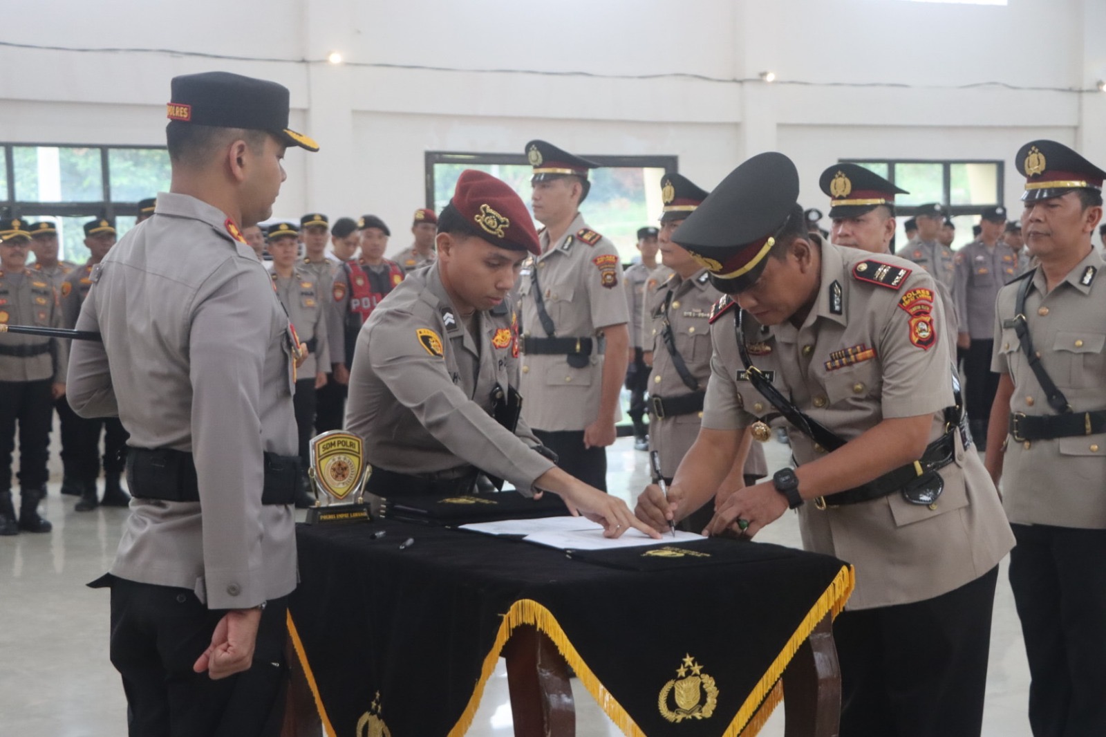 Kapolres Empat Lawang Pimpin Upacara Serah Terima Jabatan Sejumlah Pejabat Utama Dan Kapolsek Jajaran