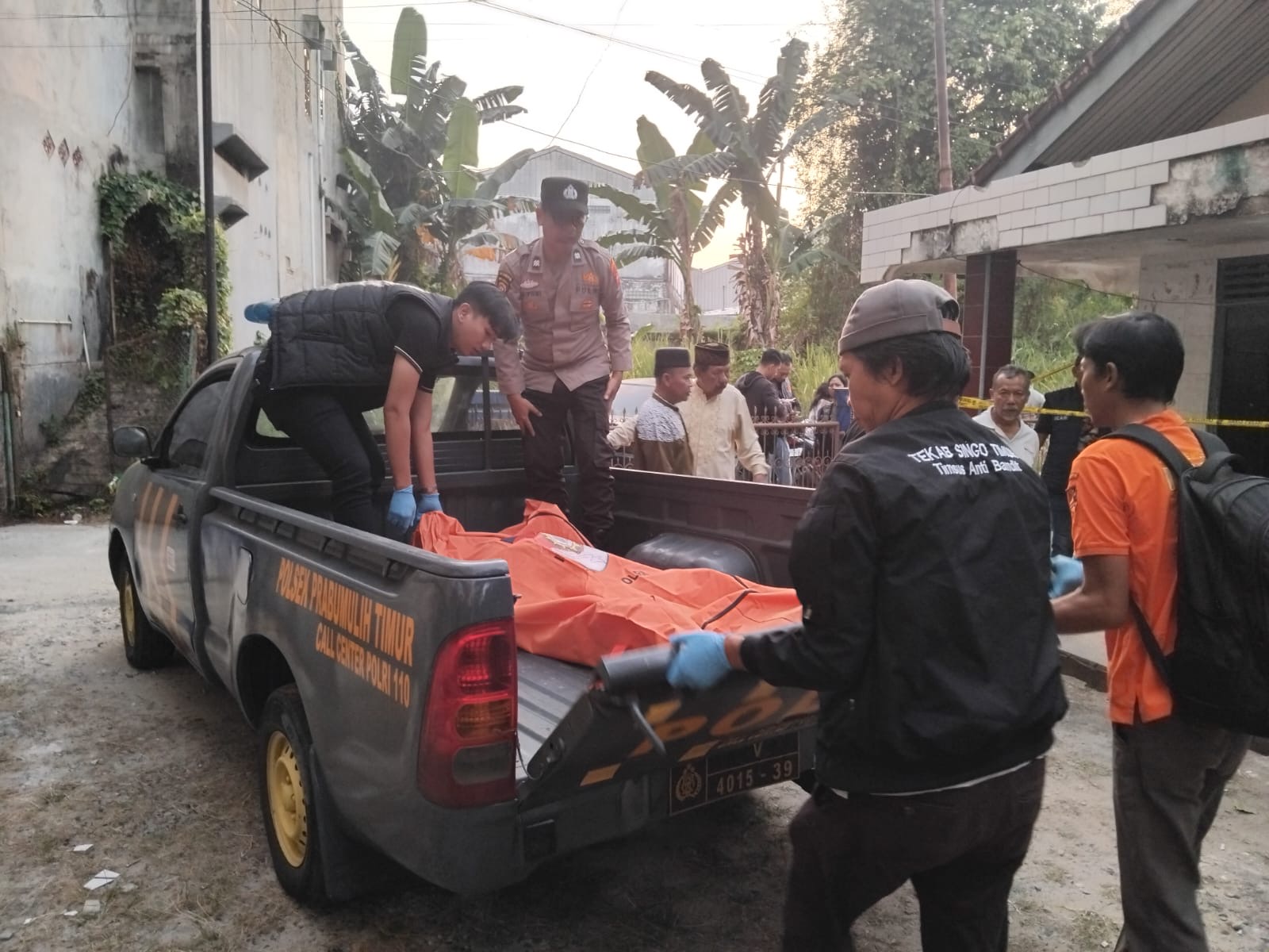 Respons Cepat dan Profesional, Polres Prabumulih Tangani Penemuan Jenazah di Tugu Kecil