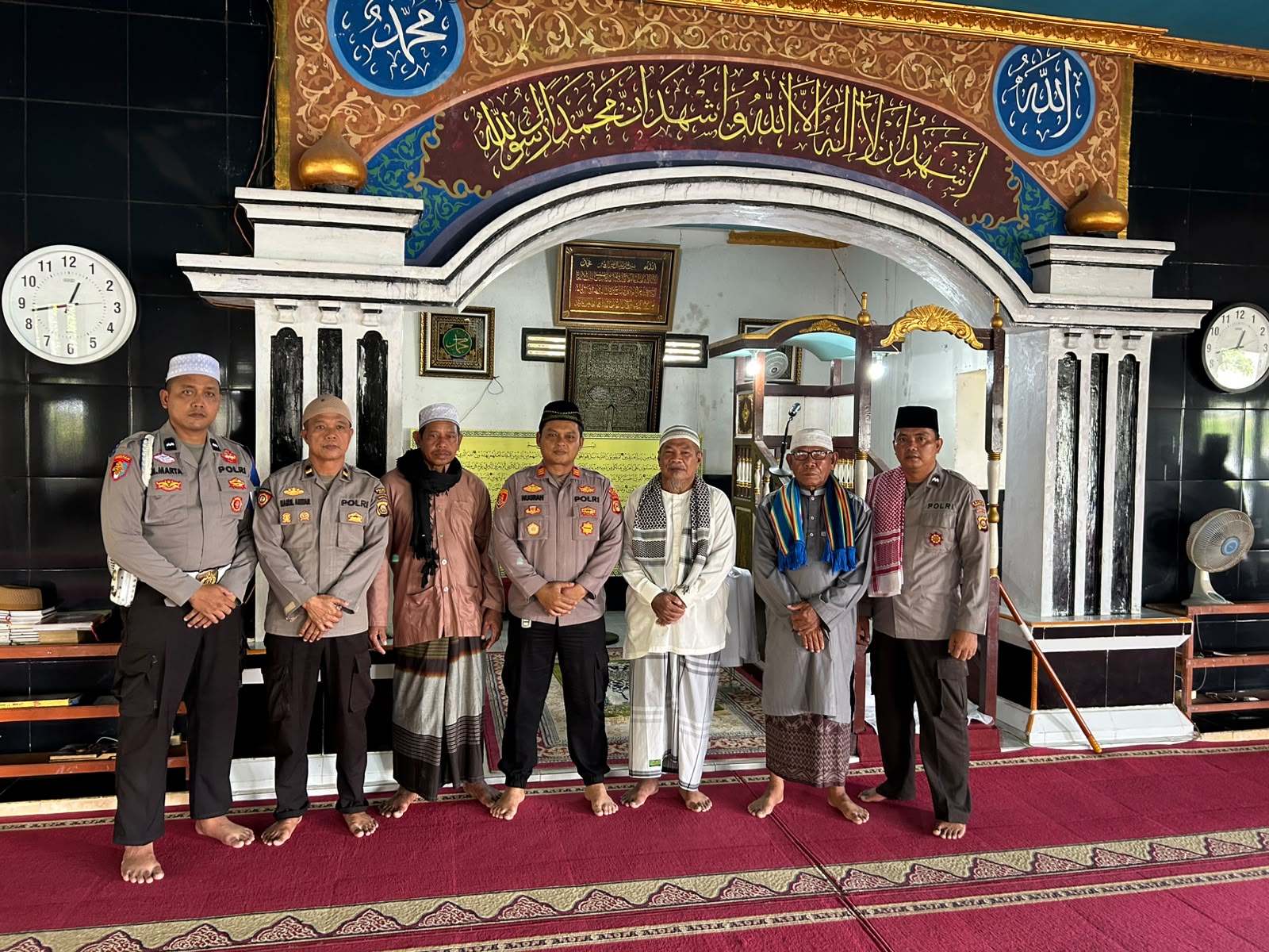 SAFARI JUMAT, KAPOLSEK PEMULUTAN OGAN ILIR SAMPAIKAN IMBAUAN KARHUTLA DAN PESAN KAMTIBMAS KEPADA MASYARAKAT