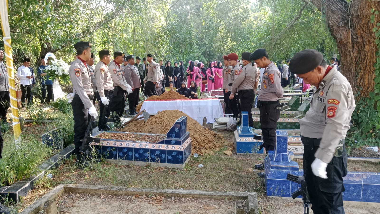 Polres Ogan Ilir Gelar Upacara Pemakaman Dinas Aiptu Musaddad, Bentuk Penghormatan Terakhir atas Dedikasi Almarhum