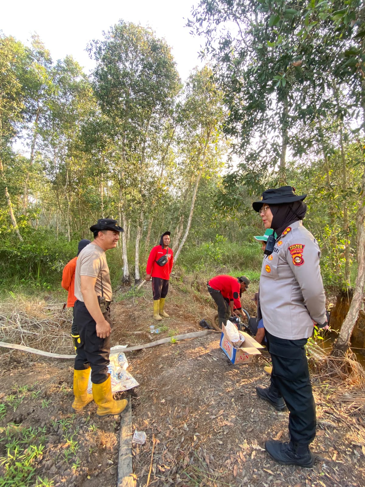 Peduli Lingkungan dan Keselamatan Warga, Kapolres Ogan Ilir Turun Langsung Tangani Karhutla di Pulau Semambu