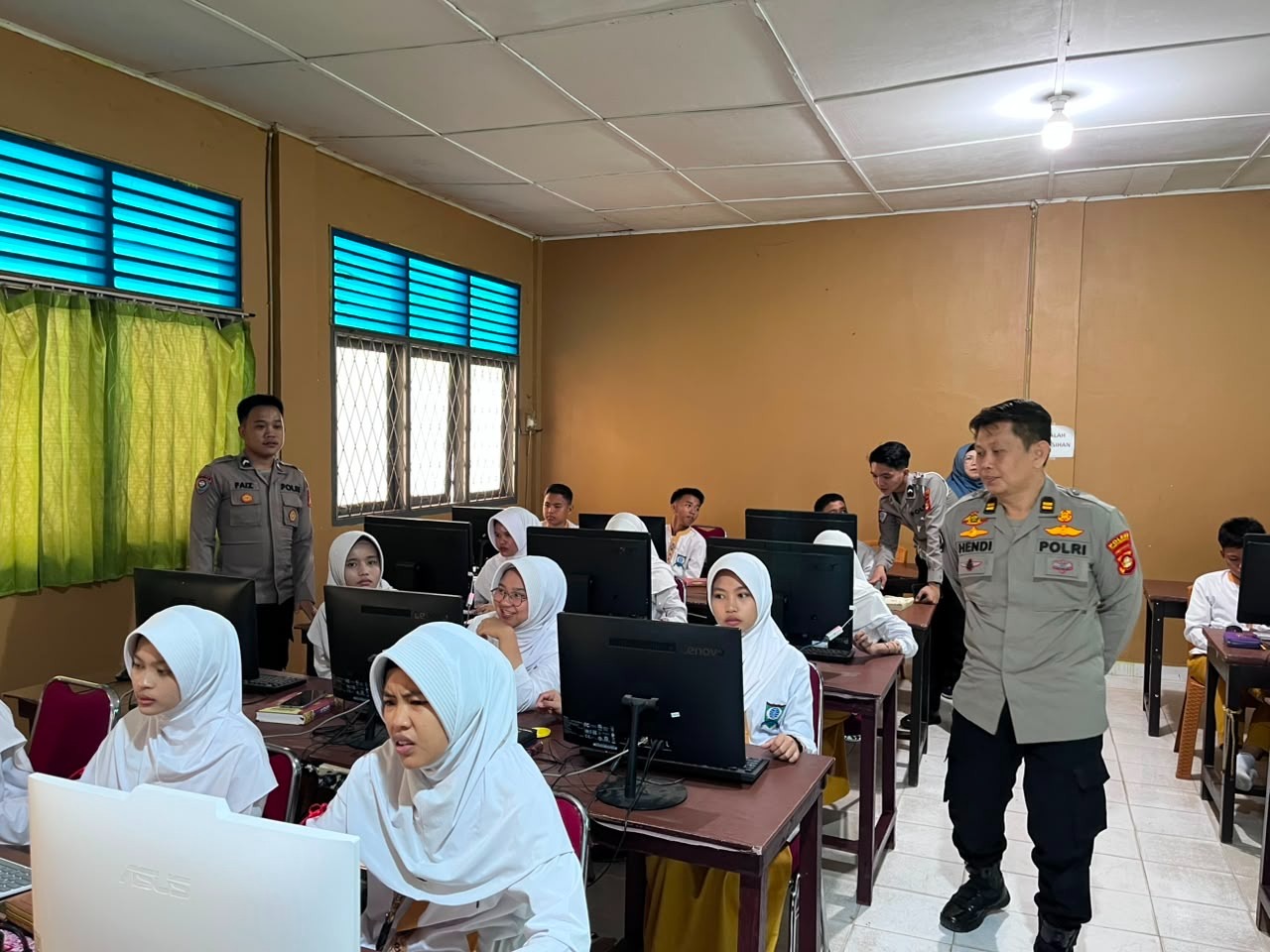 Polres OKI Ajak Pelajar SMAN 1 Kayuagung Bijak Manfaatkan AI
