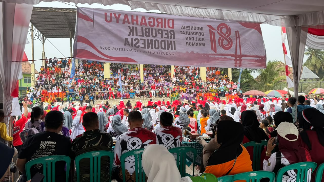 Semarak HUT RI ke-81, Polsek Tanjung Raja Kawal Jalan Santai dan Atur Arus Lalu Lintas