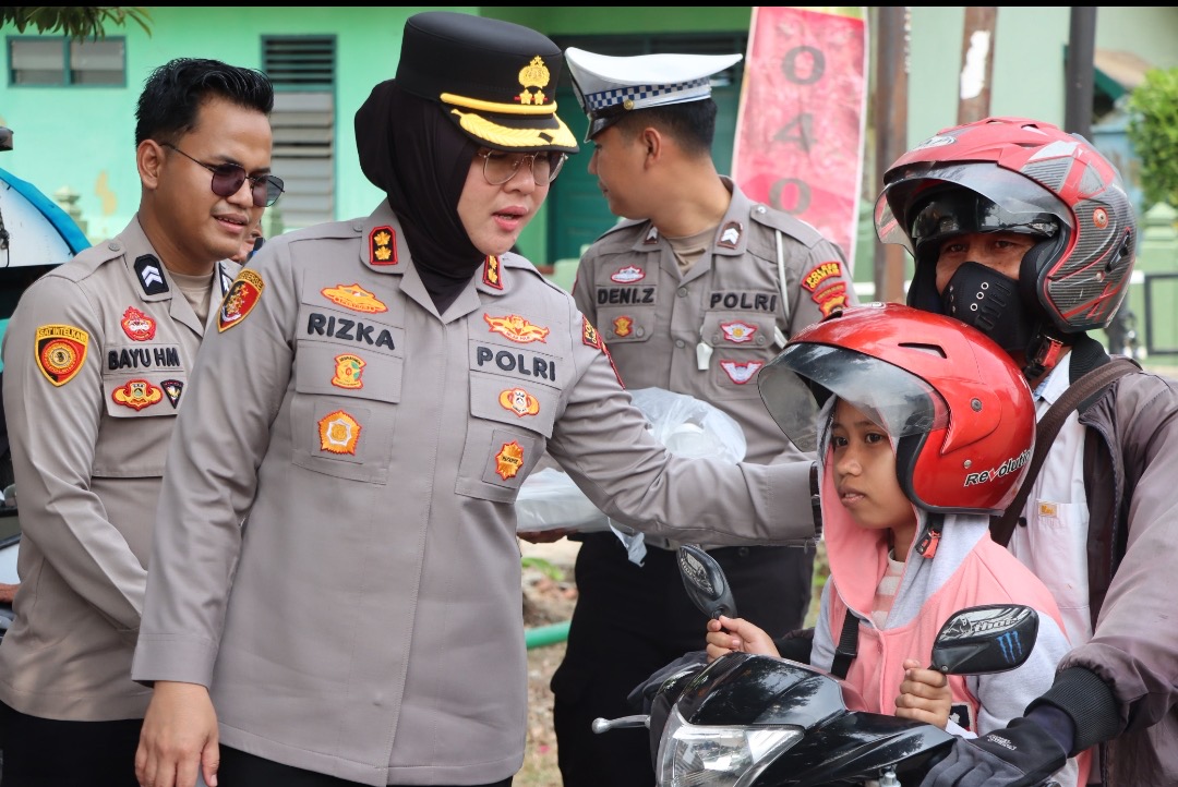 Kapolres Ogan Ilir Cek Arus Lalu Lintas di KTL, Apresiasi Masyarakat yang Patuh Peraturan Berlalu Lintas
