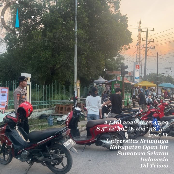 Pam Obvit Polda Sumsel Bersama Polres Ogan Ilir Tertibkan Parkir Kendaraan di Kawasan Kuliner Depan Unsri Indralaya