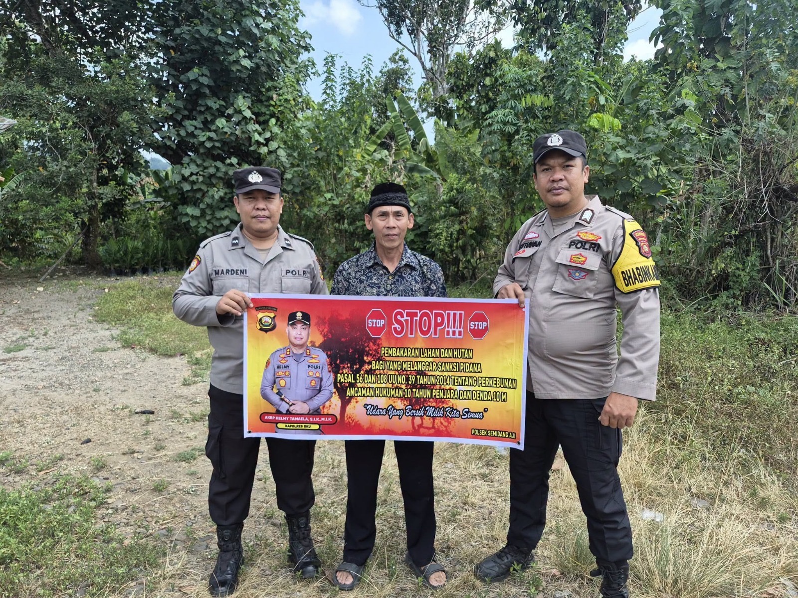 Cegah Kebakaran Hutan Dan Lahan, Bhabinkamtibmas Polres Oku Berikan Himbauan