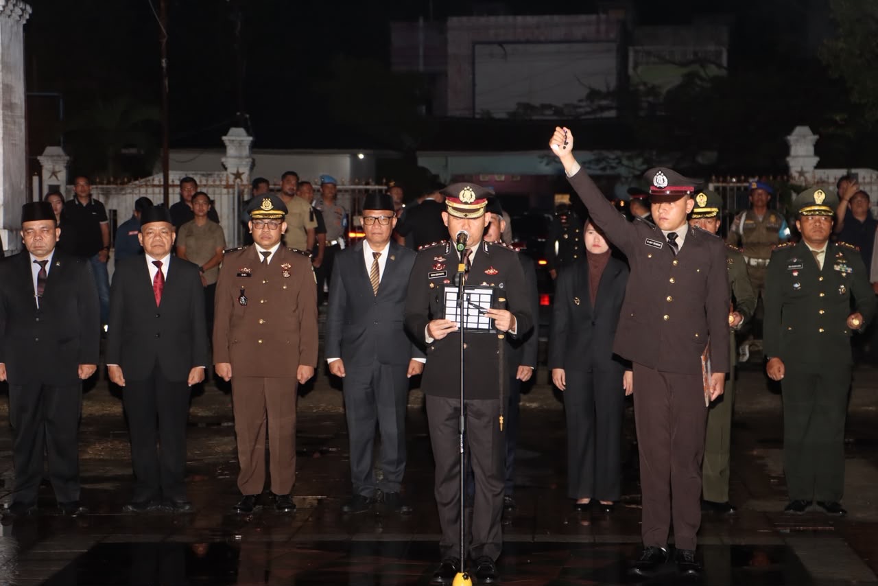 Kapolres Lahat Pimpin Apel Kehormatan dan Renungan Suci HUT ke-81 Kemerdekaan RI