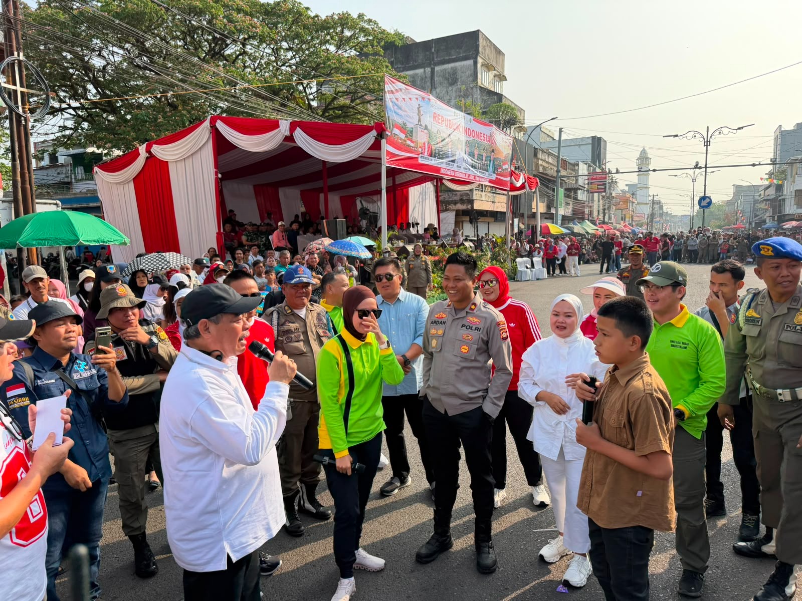 Polres Lahat Amankan Pawai Pembangunan, Semarak HUT RI ke-81 Berlangsung Meriah dan Kondusif