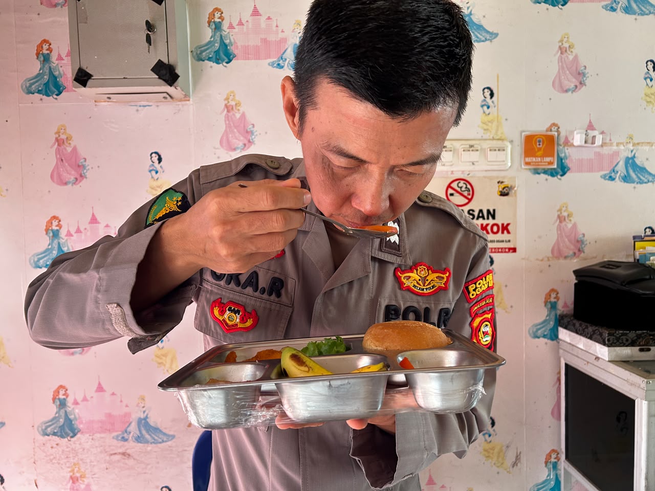 DOKKES POLRES OGAN ILIR LAKSANAKAN FOOD SECURITY, 11.282 PORSI MBG DIPASTIKAN NORMAL SECARA ORGANOLEPTIK