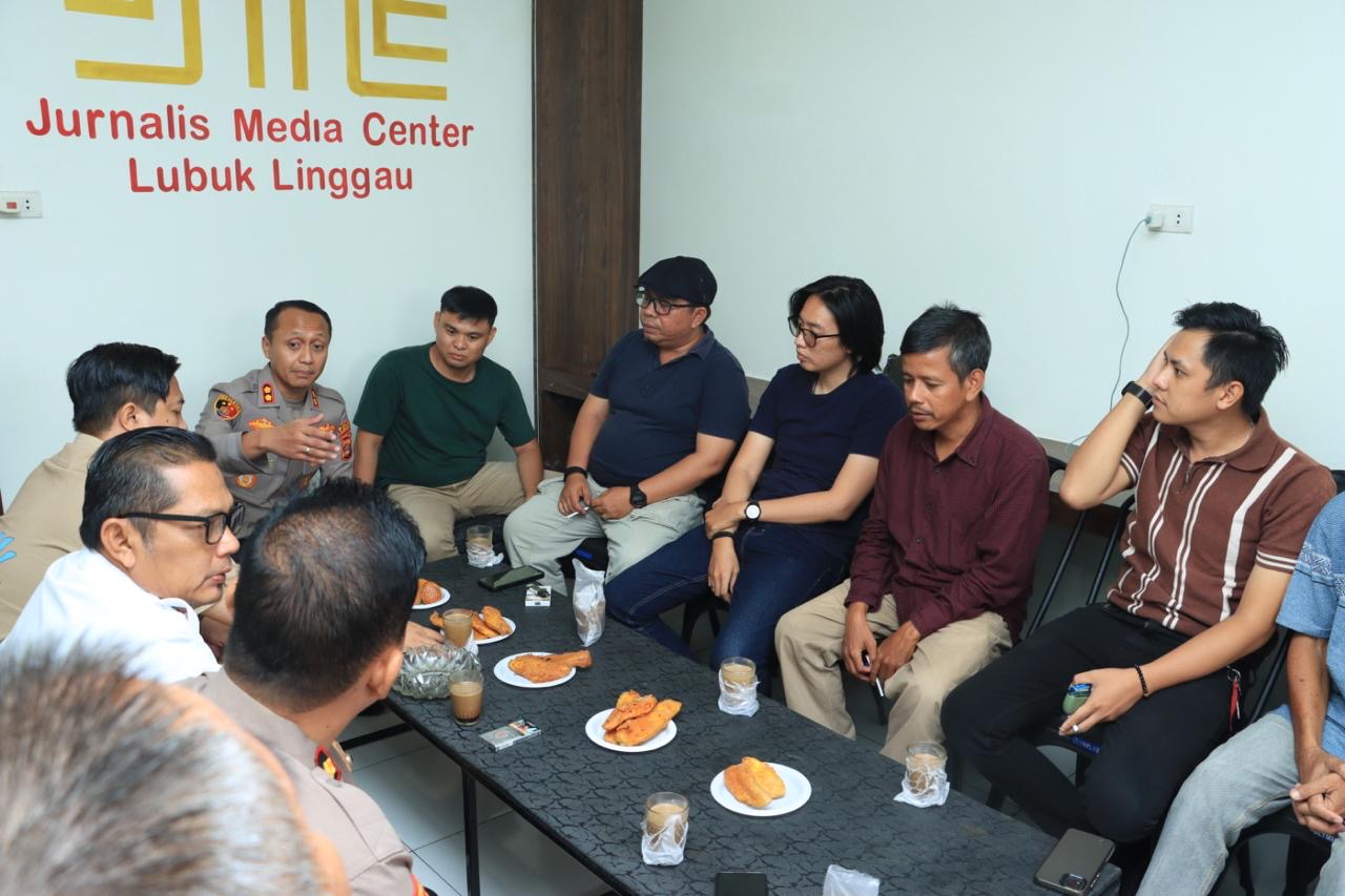 Hari Pertama Menjabat, Kapolres Lubuk Linggau Gelar Coffee Morning Bersama Wartawan, Perkuat Kemitraan dan Keterbukaan Informasi
