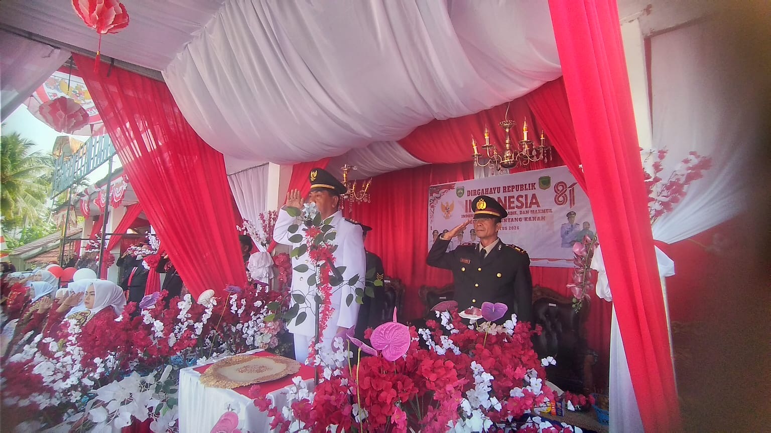 Kapolsek Lintang Kanan Turut Menghadiri Upacara Pengibaran Bendera HUT RI ke-81 di Muara Danau Berjalan Khidmat dan Kondusif