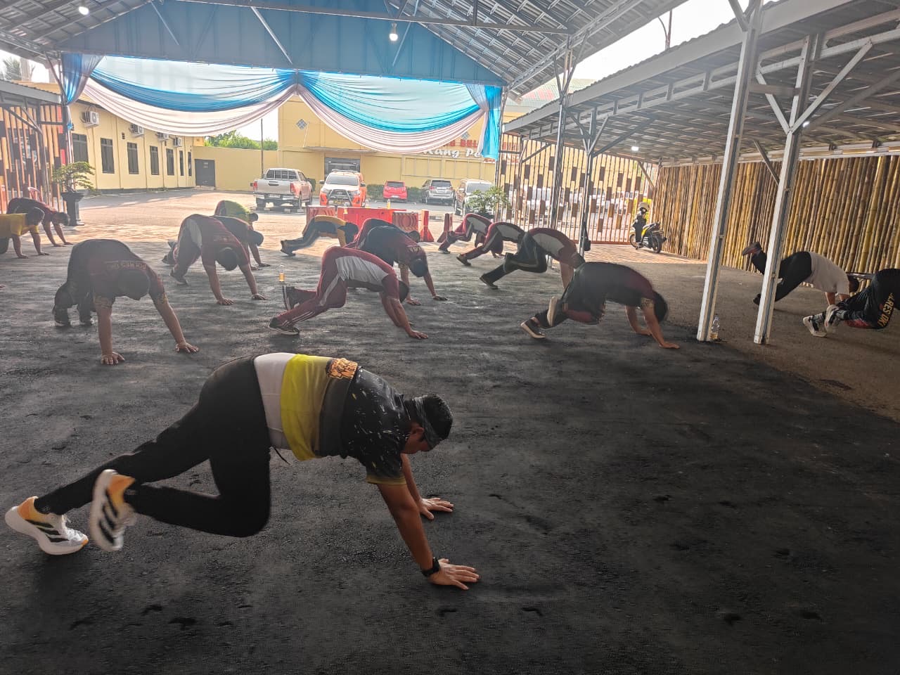 Polres OKI Gelar Pembinaan Fisik bagi Personel dalam Upaya Menjaga Kebugaran