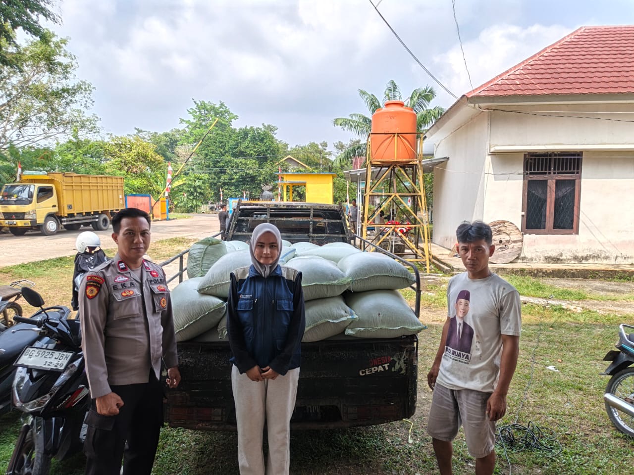 Gerakan Pangan Murah Polri, Polsek Muara Kelingi Polres Musi Rawas 5 Ton Beras Ludes di Serbu Warga