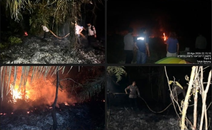Polsek Pulau Rimau Bersama Brimob dan Warga Padamkan Karhutla di TPU Desa Teluk Betung