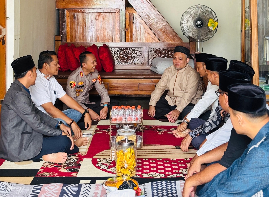Perkuat Sinergi dengan Tokoh Agama, Kapolres Lubuk Linggau Silaturahmi ke Ketua NU