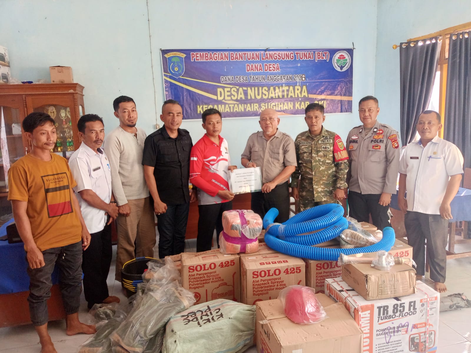 PT Samel Serahkan Bantuan Peralatan Penanggulangan Karhutla untuk Desa Nusantara