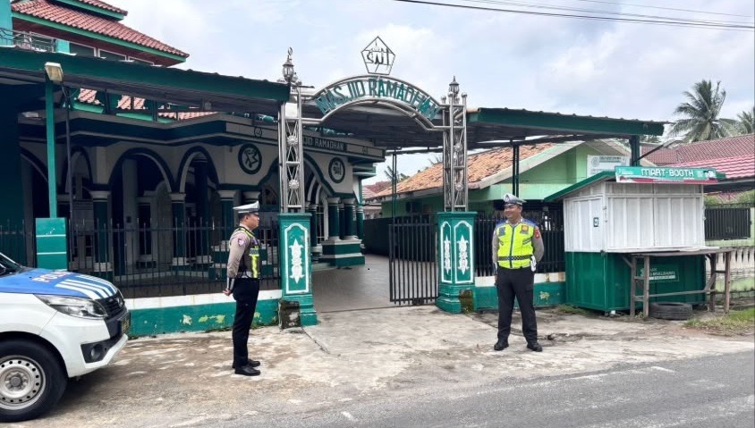 Satlantas Polres Oku Gelar Pengamanan Sholat Jumat