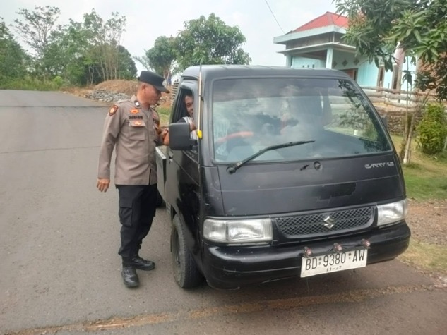 Patroli Dialogis Jalur Perbatasan, Polsek Talang Padang Imbau Warga Jaga Kamtibmas dan Tak Bakar Lahan