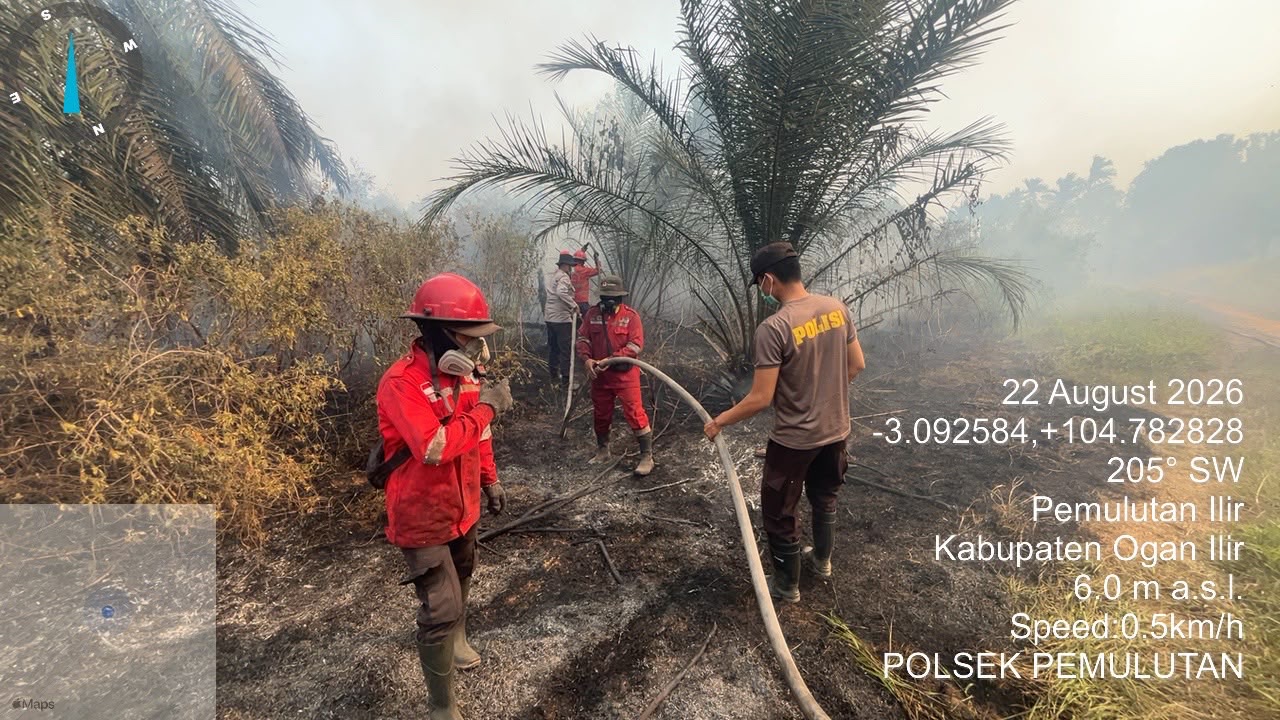 Polri Bersama Tim Gabungan Padamkan Karhutla 17 Hektare di Pemulutan Ilir, Kabupaten Ogan ilir Api Berhasil Dikendalikan Total