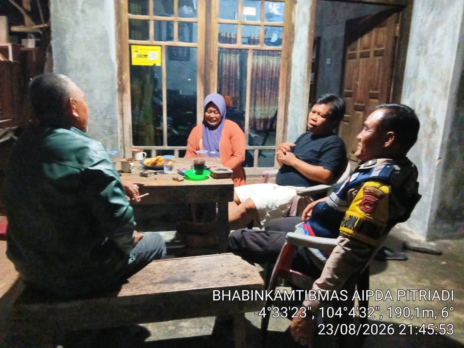Gelar Cooling System, Bhabinkamtibmas Polsek Muaradua Sambangi Kepala Lingkungan di Batu Belang Jaya
