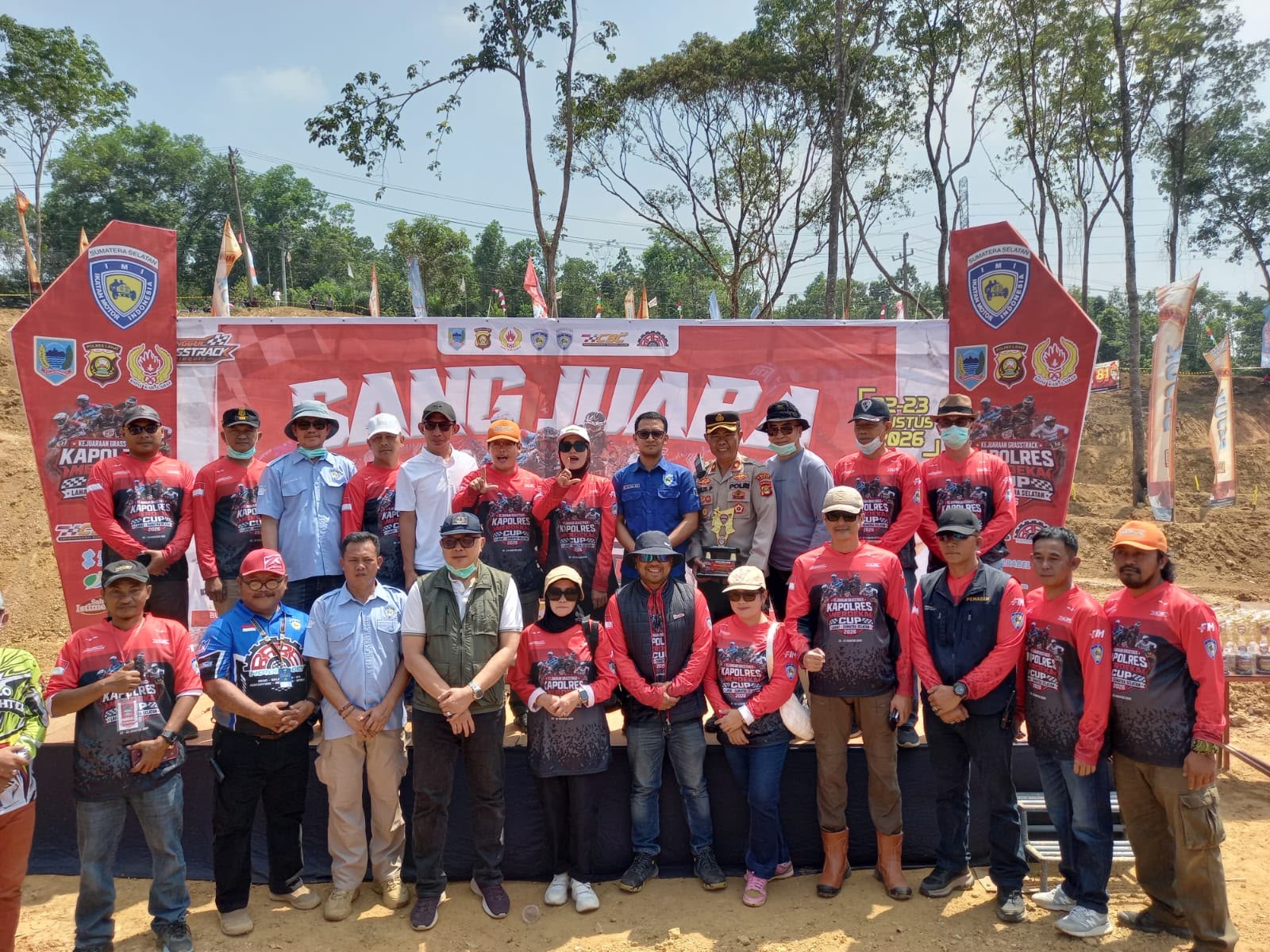 Grand Final Grasstrack Kapolres Merdeka Cup Semarakkan HUT RI ke-81, 112 Grasstracker Adu Ketangkasan di Sirkuit Manggul