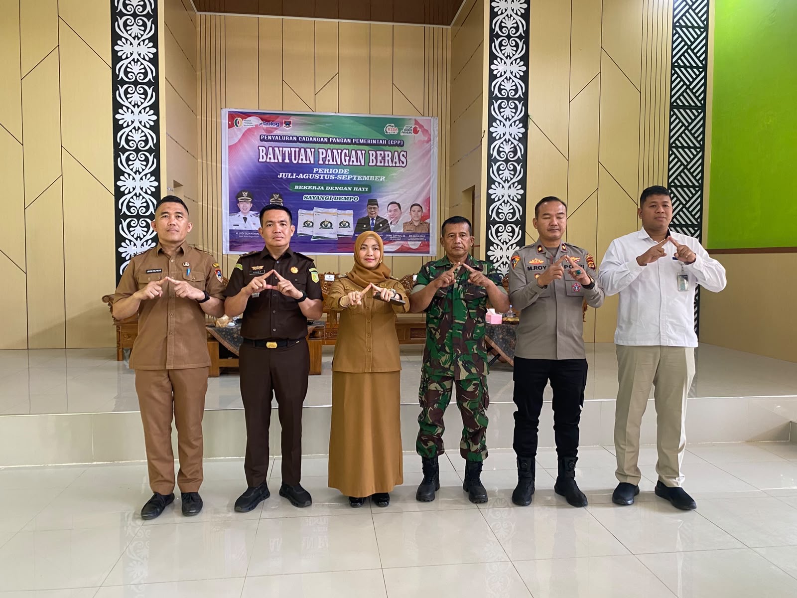 Wakapolres Pagar Alam Hadiri Penyaluran Bantuan Pangan Beras, Perkuat Sinergi Jaga Ketahanan Pangan Masyarakat