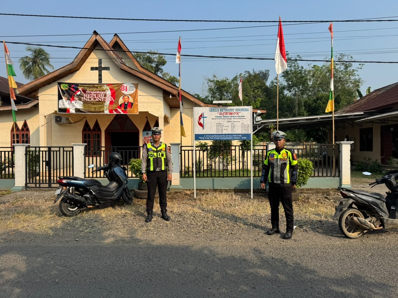Giat Pasti Satlantas Polres Empat Lawang Pastikan Ibadah Jemaat Gereja Methodist Berlangsung Aman dan Nyaman