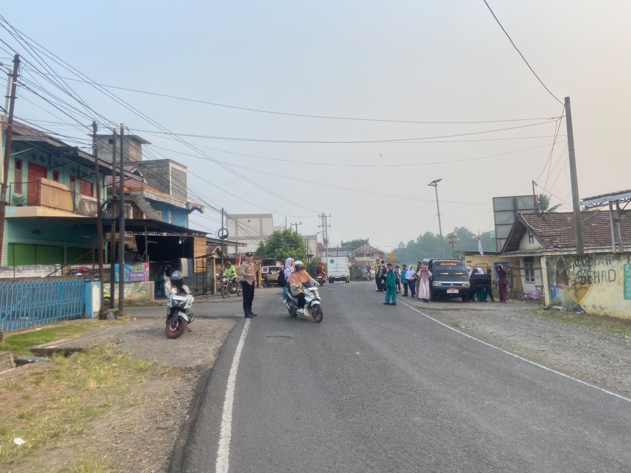Jaga Kelancaran Arus Pagi, Polres Empat Lawang Intensifkan Strong Point di Jalan dan Persimpangan